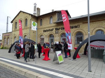 Festliche Eröffnung des ersten regiobus-Kundencenters im Bahnhof Werder (Havel)